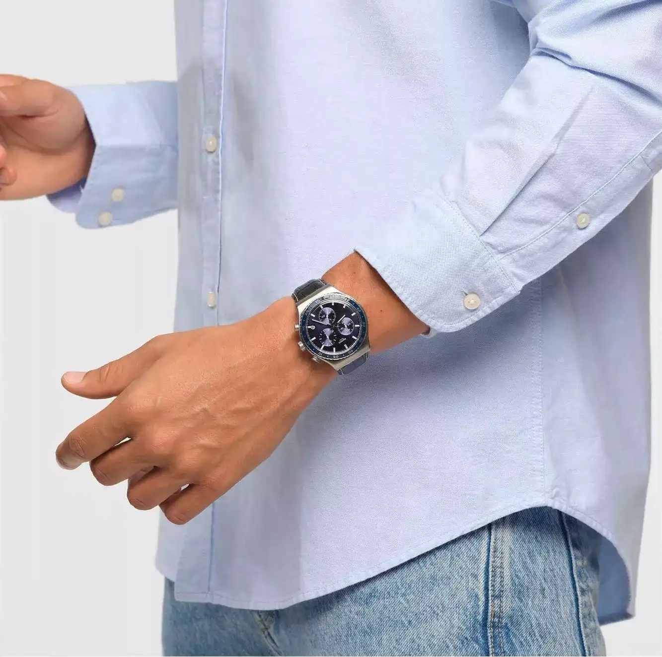 Swatch Men's Round Shape Leather Strap Analog Wrist Watch, Black , YVS496